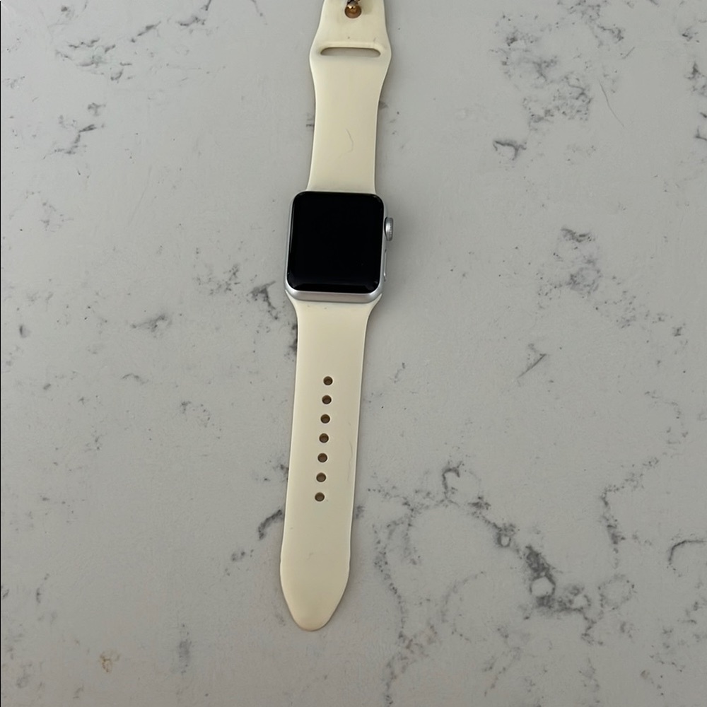 apple watch - series 3 (like new condition)